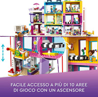 41704 Edificio della Strada Principale